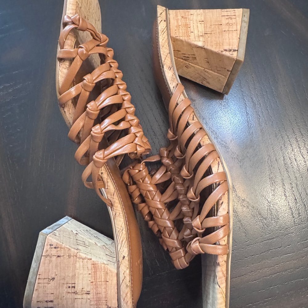 Marc Fisher Tan Woven Sandals size 7 - Picture 6 of 8